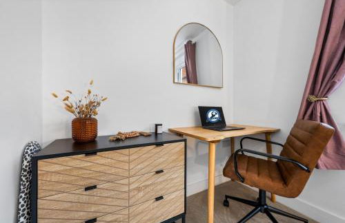 1-Bedroom Luxurious, City Centre, Chic & Stunning Apartment in Southampton, Sleeps 4 - by Blue Puffin Stays - Photo 14