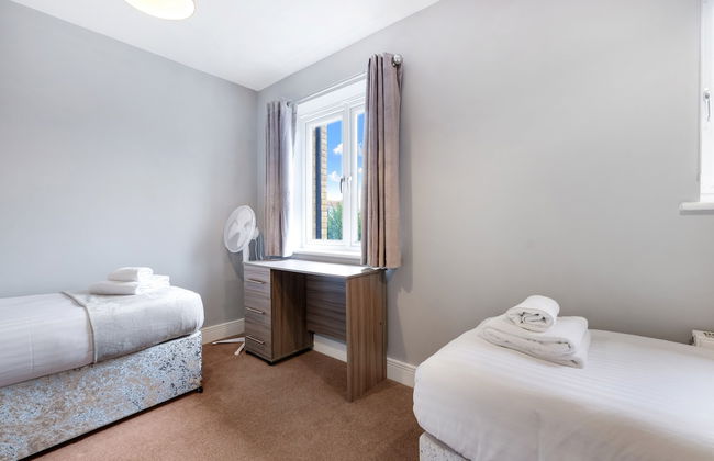 London Heathrow Living Holywell Serviced Houses - Photo 40