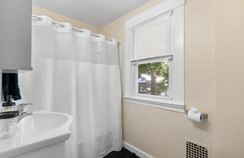 UNH Home Base 10 minutes from beach - Foto 16