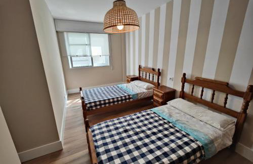 Amplio piso familiar muy céntrico - Foto 2