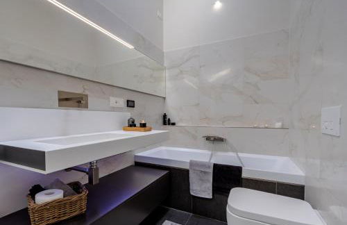 Incantevole vista dalle mura del castello. - Foto 33