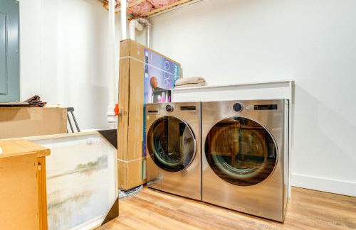 Walk to Beach and Sebago Lake Luxe Family Getaway! - Foto 27