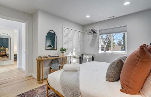 Secluded Westside Cottage - King Bed, Hot Tub, Views, Near Parks and Trails! - Foto 24