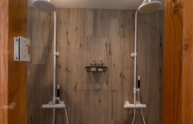 Charming Beach Villa With Thatched Roof - Photo 24