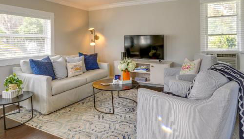 Bright St Petersburg Apartment, Walk to Downtown! - Foto 5