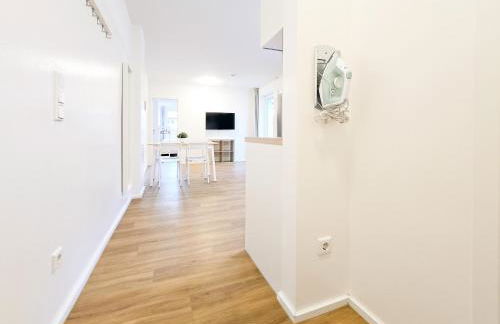 Tolstov Apartments - 1 Room Apartment - Balcony - 25 Min to Messe DUS - Foto 8