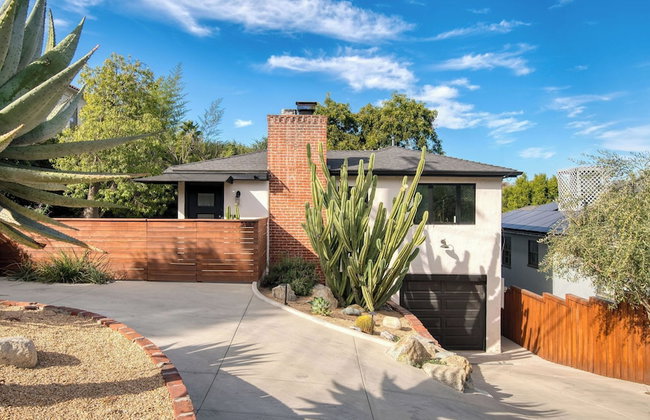 Silver Screen by Avantstay Luxe Backyard Escape - Photo 48
