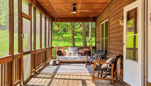 Screened Porch w Swing, Fire Pit, Grill & Deck - Photo 4