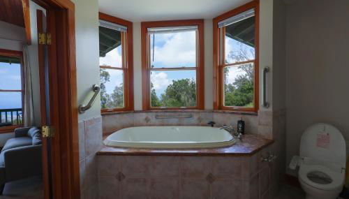 Luxury Oceanview Estate - Photo 5