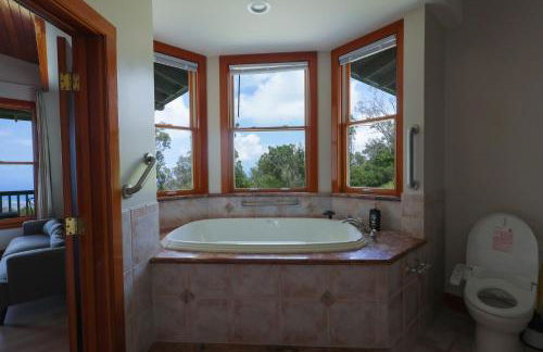 Luxury Oceanview Estate - Photo 5