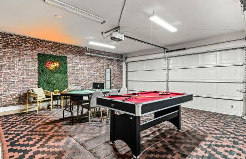 4BR Luxury Stay | 2 Kings | Near DT | Family+Games - Foto 52