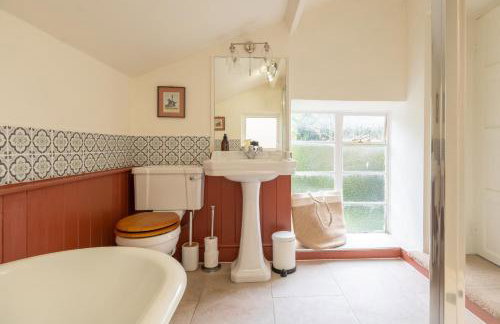 Beautiful 2 Bedroom Cottage in the Cotswolds - Photo 24