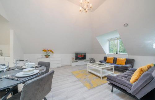 New! Modern Elegant 2-Bed Apartment, free parking - Photo 5