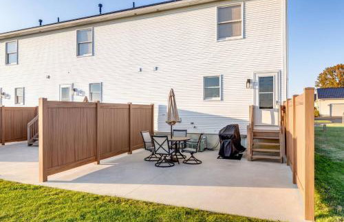 Charming 2BR Home w Outdoor Space & BBQ Grill - Foto 32