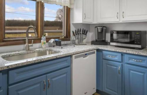 3BR/2BA Lakehouse 10 min to town - Foto 4
