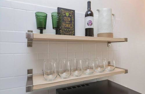 Music Row Retreat with Pool and Free Parking, Walk to Bars! - Foto 29