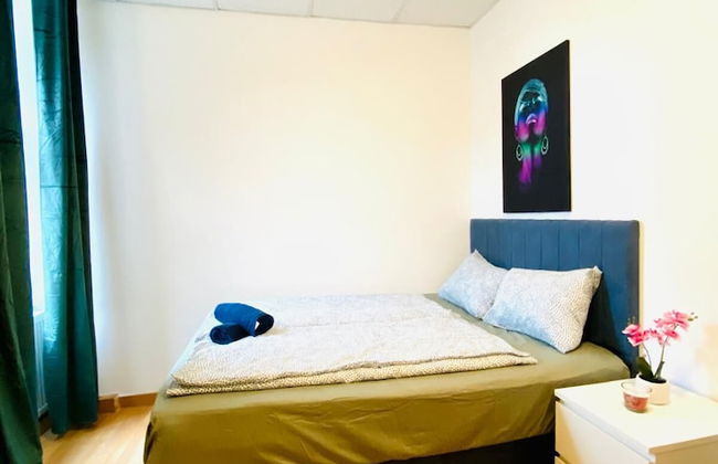 Stylish Shared 3-Bedroom Stay Near City - Foto 4