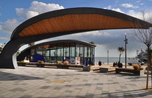 PRINCES COURT by BOURNECOAST- Holiday Apartment with Patio Garden, Parking and WIFI - FM8455 - Foto 41