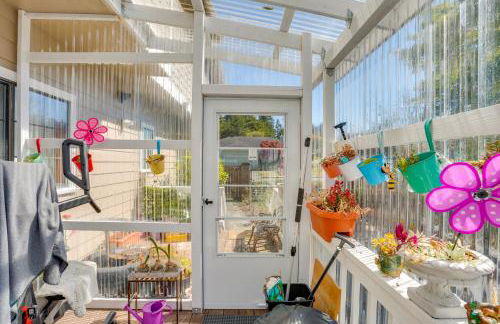 3 Mi to Sequoia Park Zoo Spacious Home with Sunroom - Foto 33