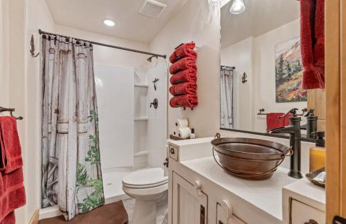 Historic Yellowstone Saloon - Foto 24