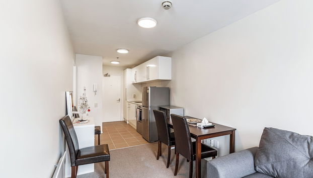 Cosy Central 1Br With Balcony! - Foto 3, Servicio de comidas en la habitación