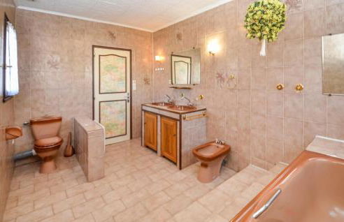 Nice Home In Saint Cannat With Wifi - Foto 34