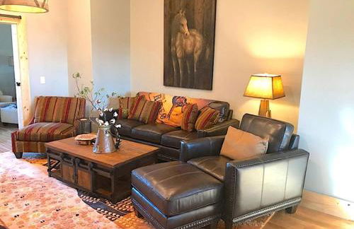 Unique Rustic Barn Theme home Amazing views! Luxe - Foto 50