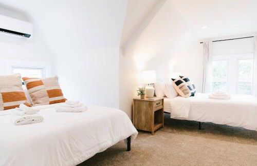 Newly Renovated! Beautiful home with game room. - Foto 31