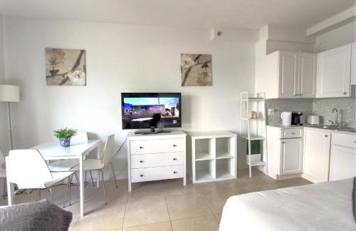 Deluxe Studios and Apartments at the Casablanca - Photo 72