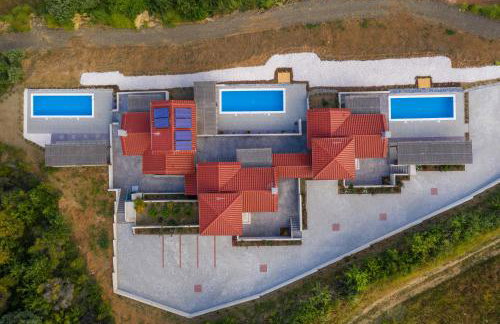 Serenity Villas - Photo 2