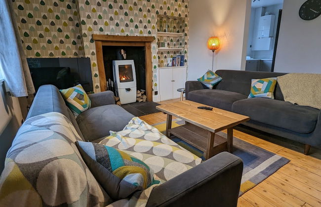 Gorgeous Comrie Cottage, hot tub & Mountain Views - Foto 8