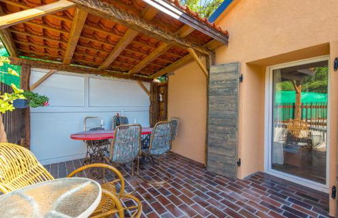 2 Bedroom Cozy Home In Jurdani - Foto 16