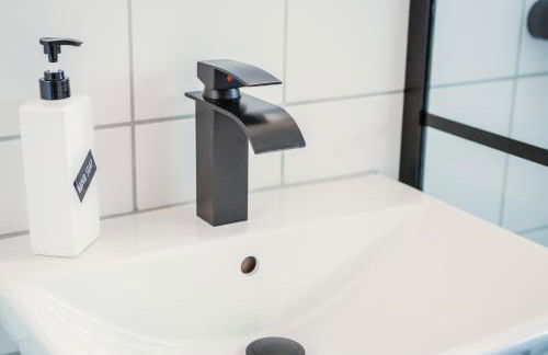 GADD Ferienwohnung 001 Glück an der Donau # Best Deluxe Stay 24#7 Check in - Foto 44