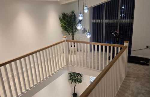 8 Bedroom House Sleeps 20 - Private Garden - Foto 16