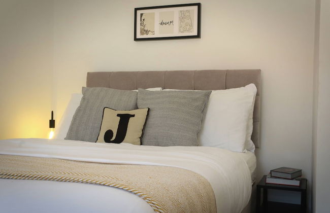 Modern 4 Bed Townhouse with Parking - Foto 5