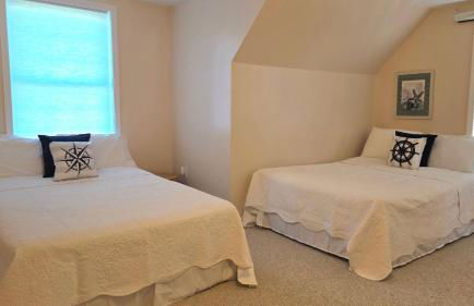 Summerside Cape on Crooked Lake ---Waterfront-Sunsets-Sleeps 12 - Foto 36