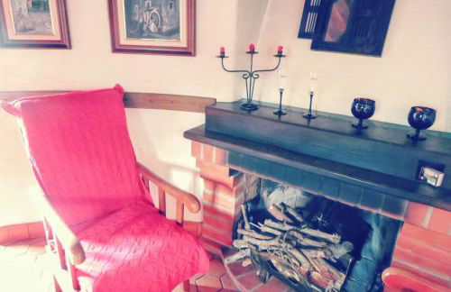 Charming House with Shared Pool in Porto de Mós. - Foto 11