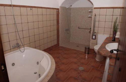 Cuevas la Chumbera - Photo 93