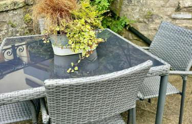 The Beautiful Bobbin - Premium Cottage with views, local walks, wood burner & pubs - Photo 40