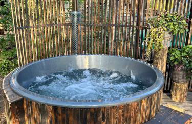 Domek lubiana180 WABI SABI w lesie jacuzzi sauna kominek - drewno w cenie pobytu - nad jeziorem Kaszuby pieski tylko do 10kg za dodatkową opłatą - Foto 6