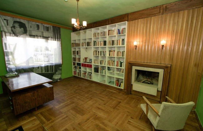 Visite dans la Tirana communiste - Photo 6