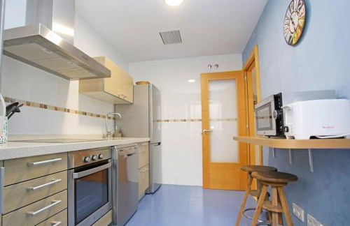 Ático con terraza y vistas, parking gratuito - Foto 12