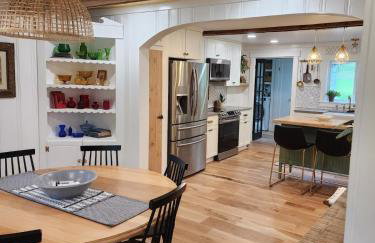 Pocono Farmhouse - Fully Renovated 1881 Home - Foto 25
