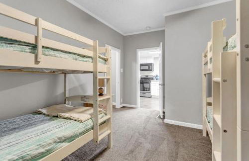 Pet Friendly Group Getaway with Grill and Deck - Foto 4