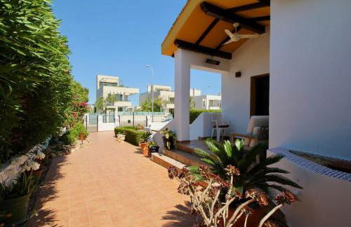 Ibiza style villa first line to golf! - Foto 46