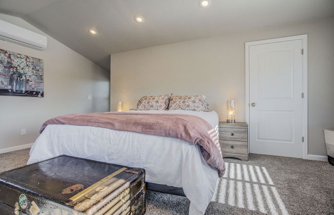 1 Bedroom East DT - Photo 2