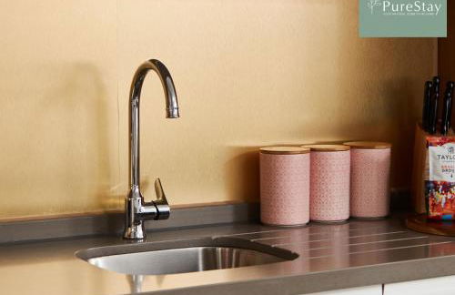 Stylish 5-bedroom Manchester Retreat Sleeps 9 by PureStay - Foto 28