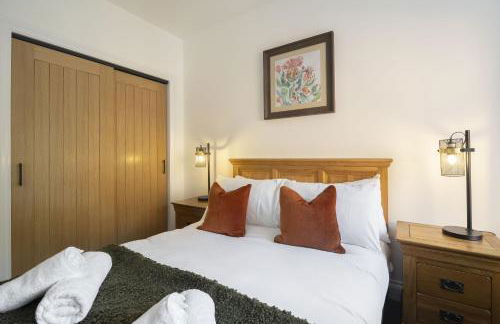 Beautiful 3-Bed Home with Hot Tub in Ross-on-Wye - Photo 15