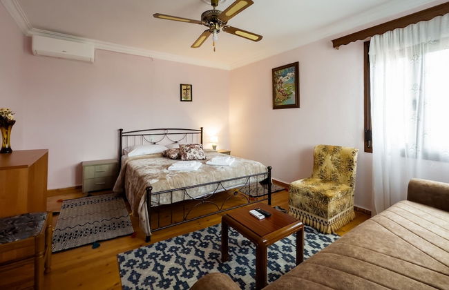 Fani's House Under Meteora - Photo 6