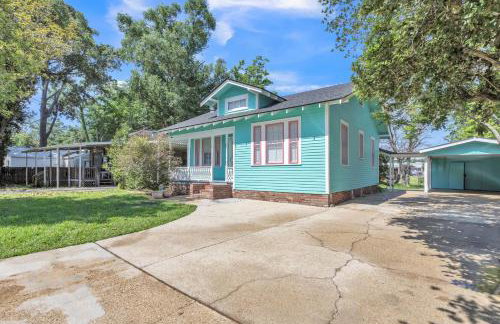 Retro Revival with Modern Comfort - A Mid-Century Gem in Gonzales LA - Foto 4